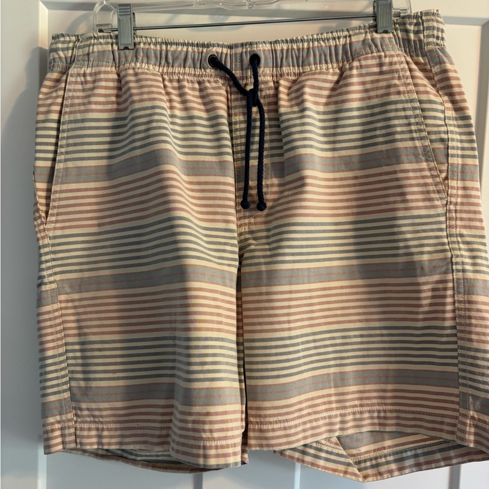 L.L. Bean Men's Striped Shorts in Cream and Gray
